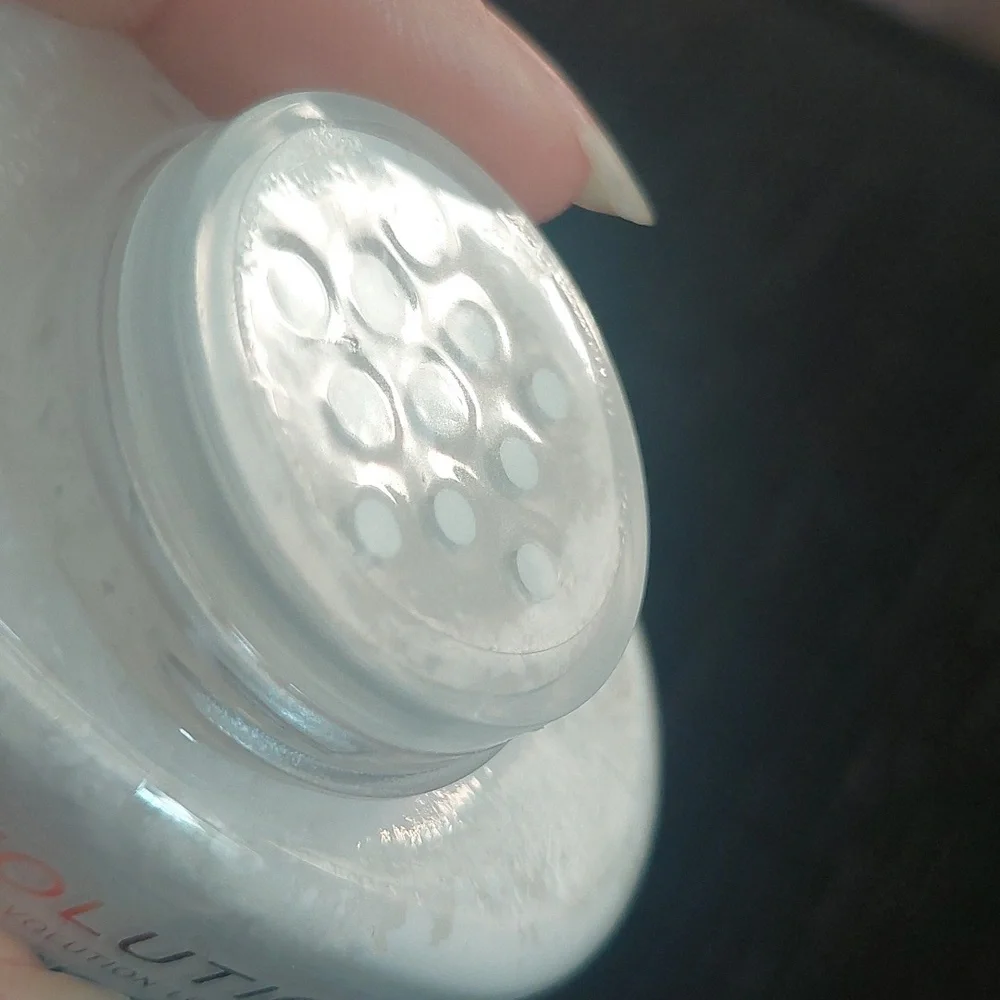 New rmakeup‎ evolution baking powder Ghost